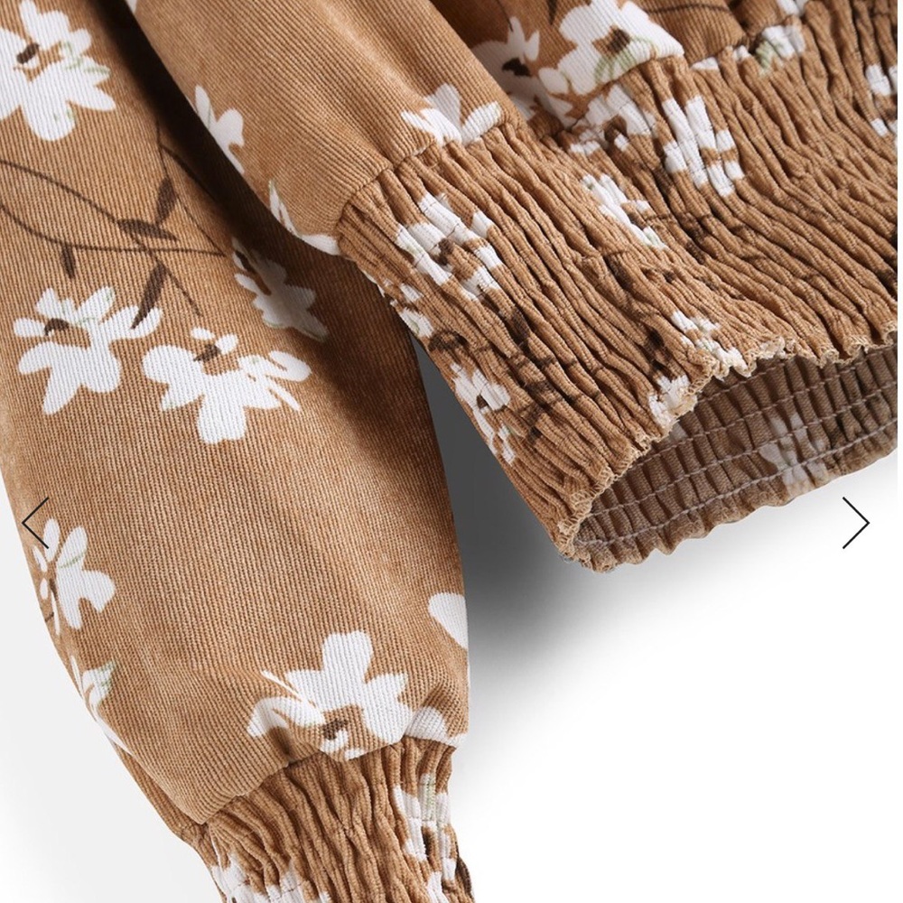 Creme/Tan Stand Collar Floral Crop Blouse - Picture 6 of 8